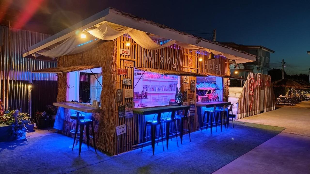 Wixky Hotel 농카이 외부 사진