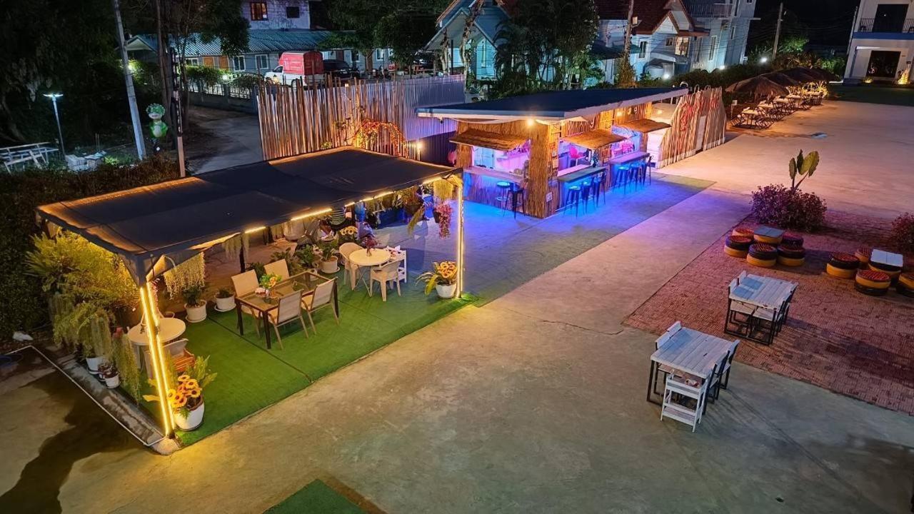 Wixky Hotel 농카이 외부 사진