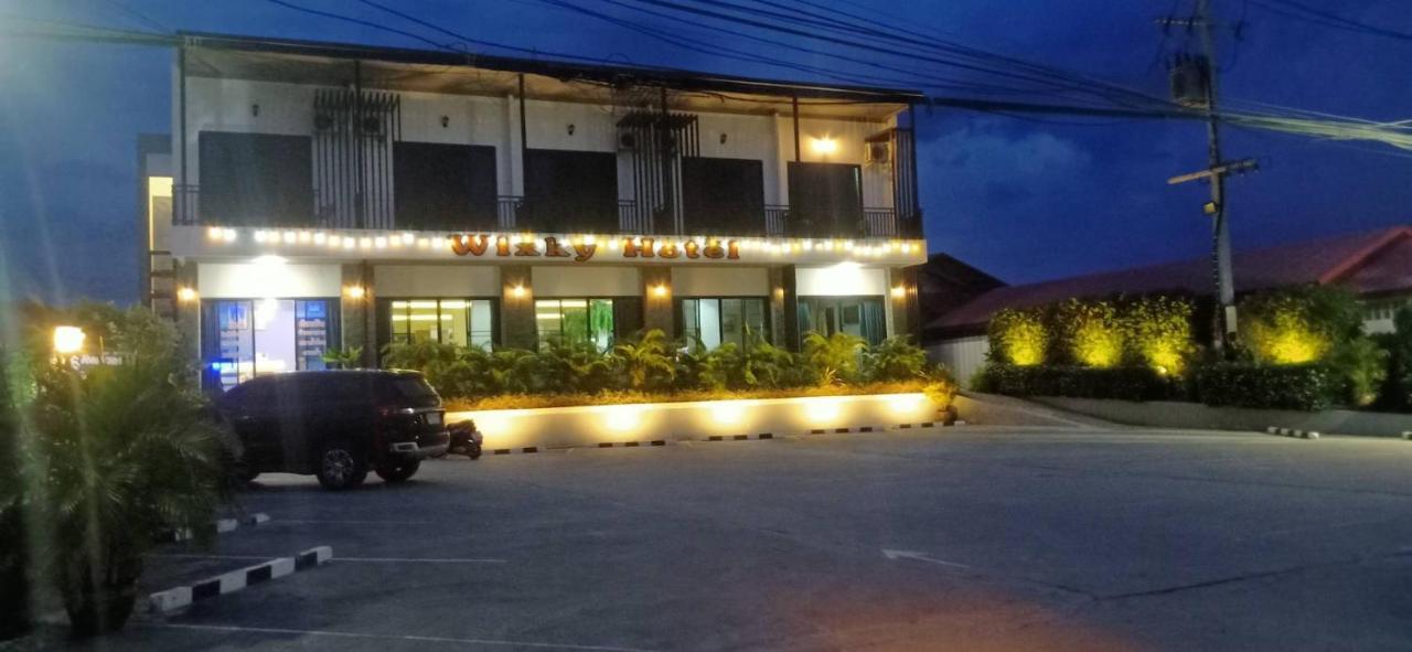 Wixky Hotel 농카이 외부 사진