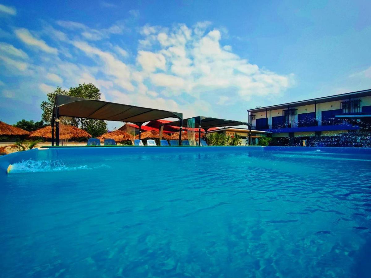 Wixky Hotel 농카이 외부 사진