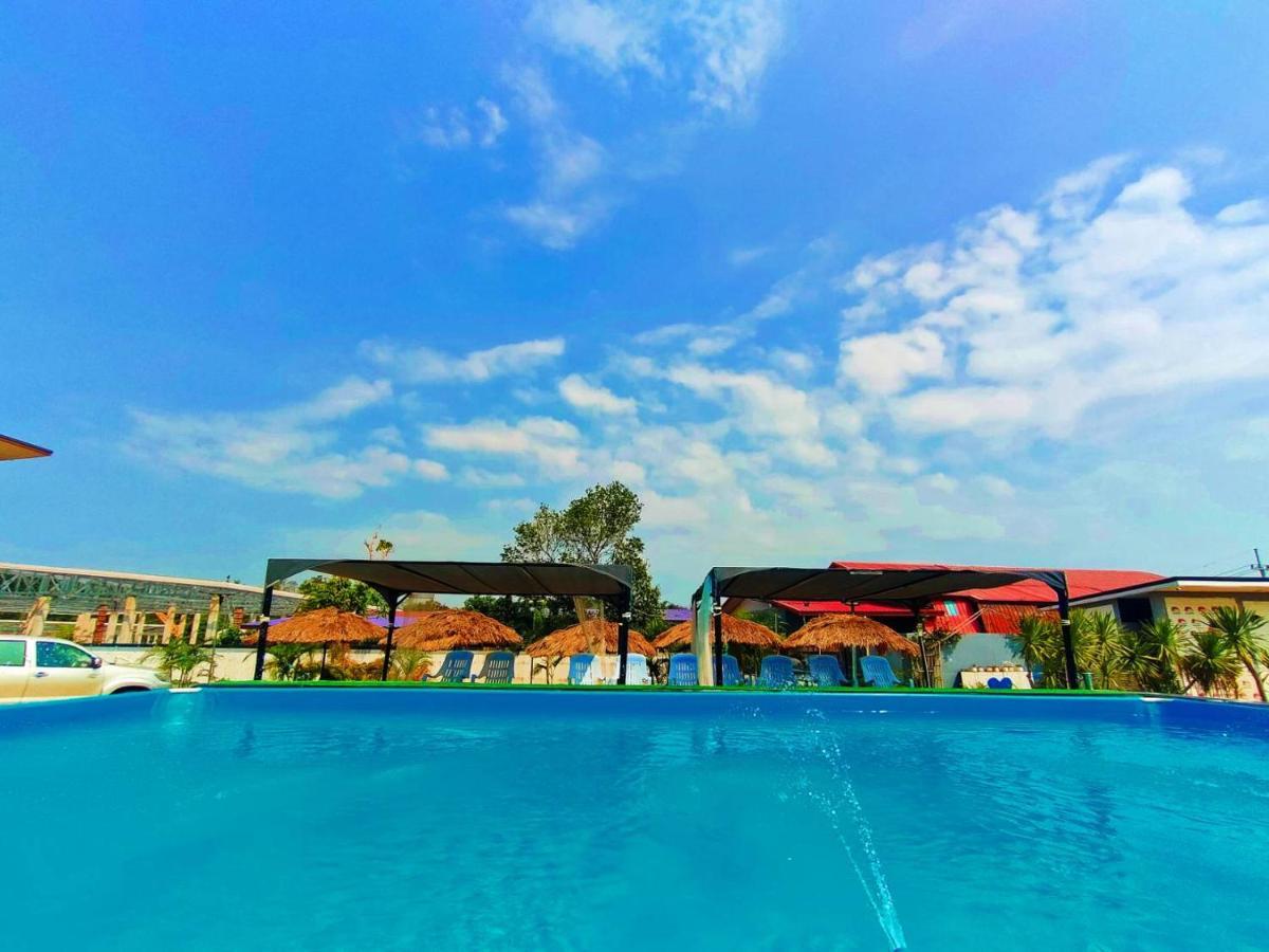 Wixky Hotel 농카이 외부 사진